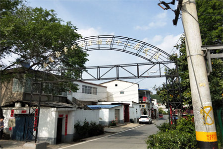 城东丰和名都，全新装修，没住过人，有车位车库，急售